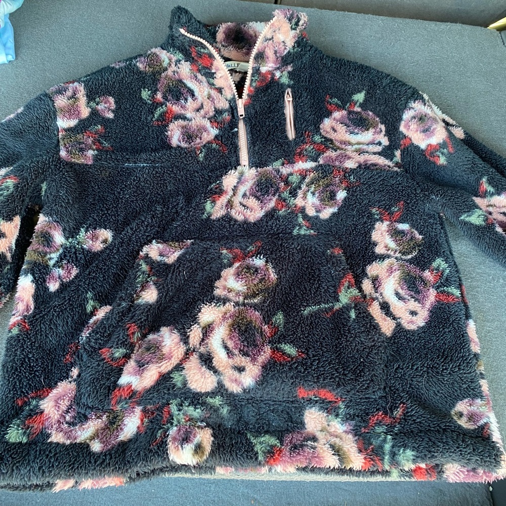 Super cute floral printed sweater